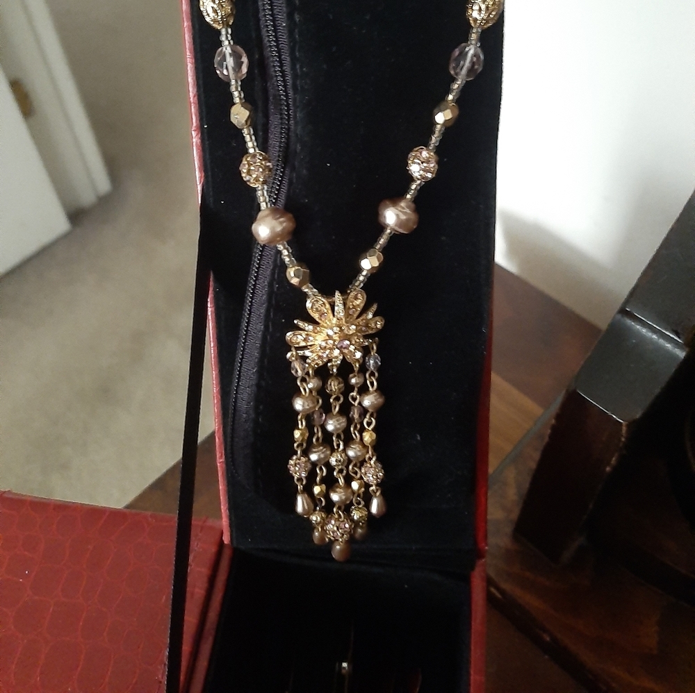 VINTAGE "RJ GRAZIANO" FLOWER NECKLACE